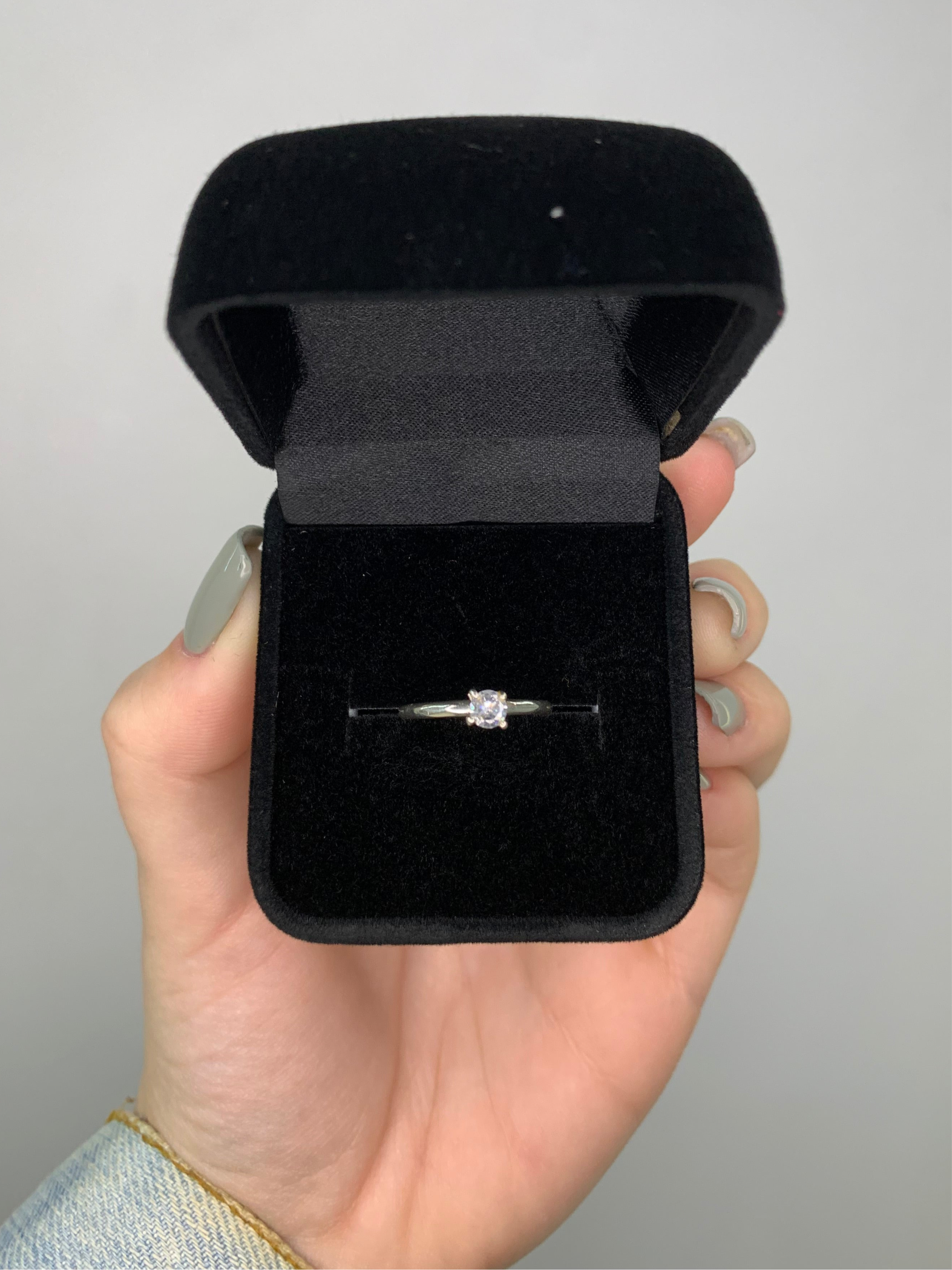 Anel Solitário Tradicional